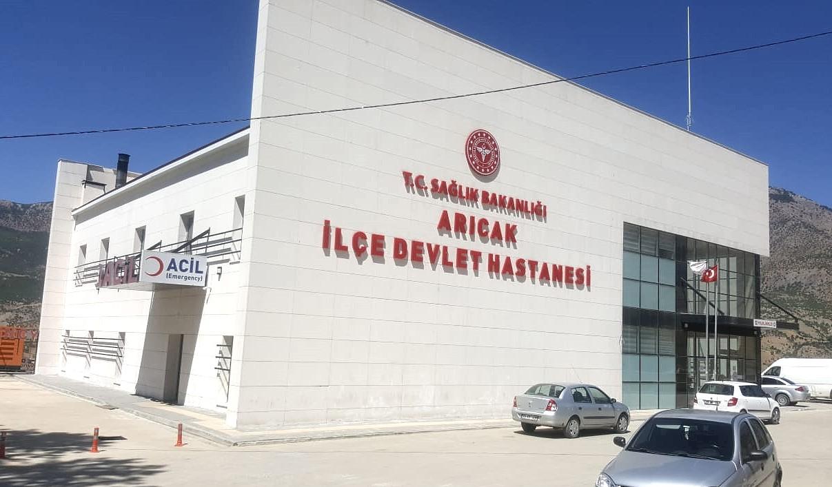 Arcak le Devlet Hastanesi